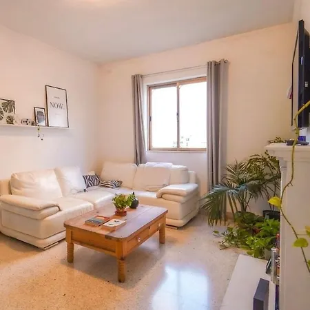 St Julian Rainbow Pansiyon