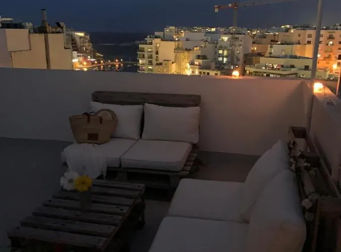 Homestay St Julian Rainbow